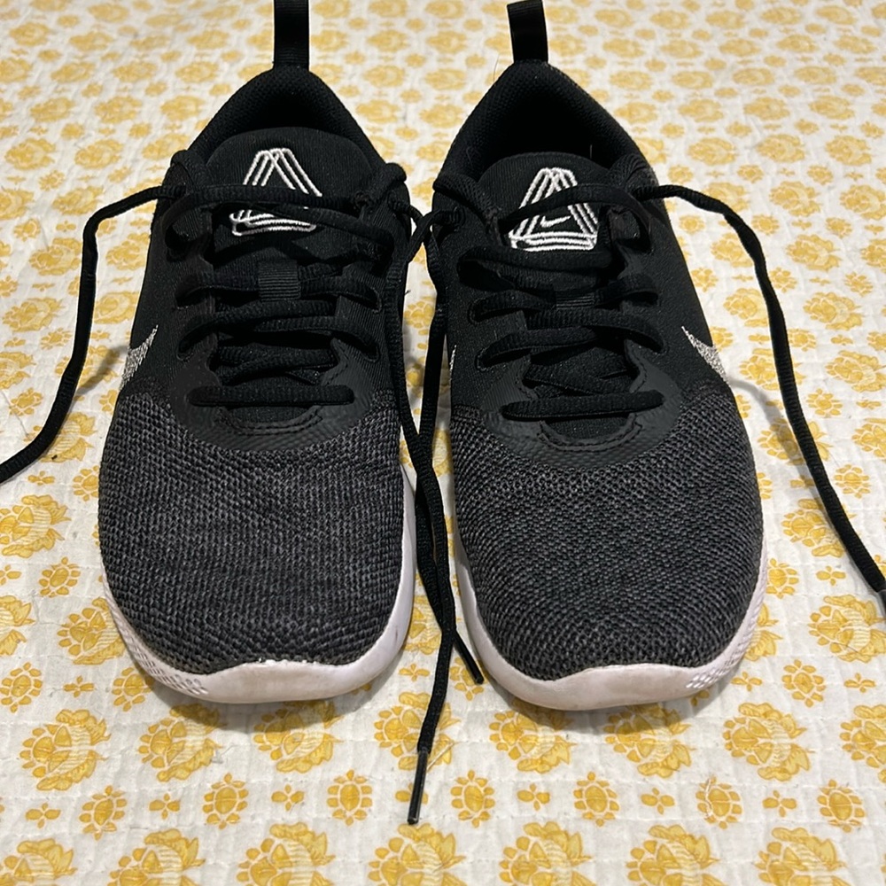 Nike women’s shoes size 7.5